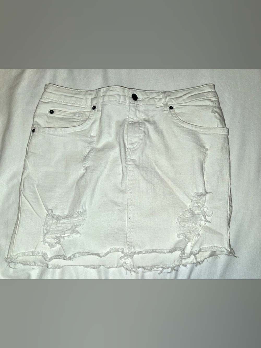 Women's Distressed Denim Skirt in White Size 10